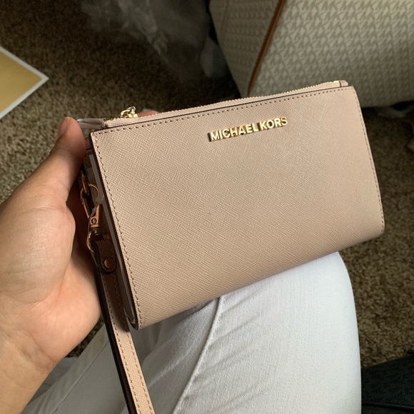 Last one ‼️🎉 MK  ballet color 💓 - Picture 3 of 5